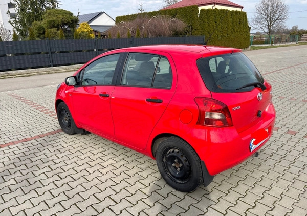 Toyota Yaris cena 14900 przebieg: 226000, rok produkcji 2007 z Mielec małe 22